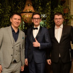 Тимур Батрутдинов и Гарик Харламов рекомендуют фокусника на свадьбу в Москве Дамира Валитова